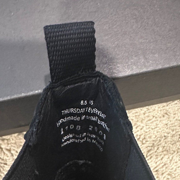 Thursday legend Boot Company Black Ankle Boots 8.5 Chelsea style leather - Picture 3 of 4